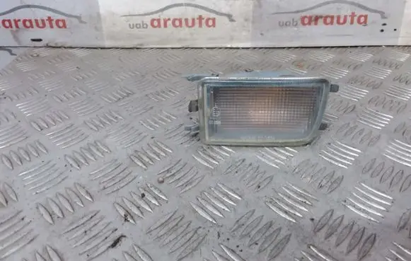 Volkswagen Golf III Front indicator light 121604B