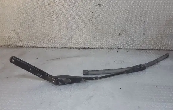 BMW 1 E81 E87 Front wiper blade arm