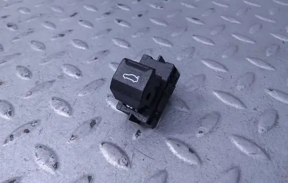 BMW X1 U11 Tailgate opening switch 5A2BCB6 61315A2BCB6