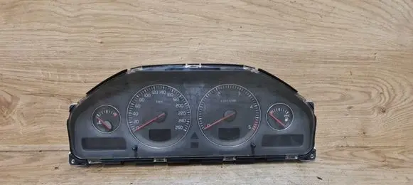 Volvo V70 Speedometer (instrument cluster) 8673262