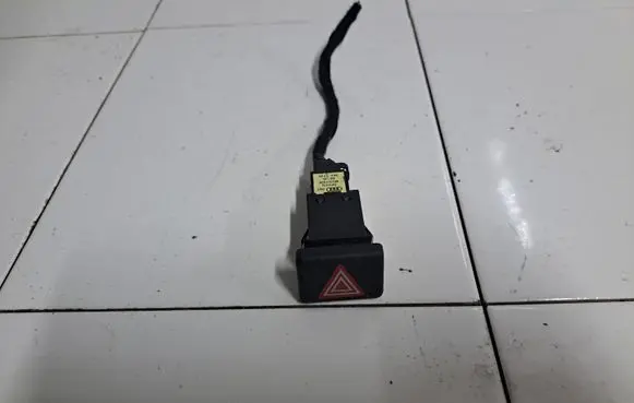 Audi A4 S4 B6 8E 8H Hazard light switch 8E0941509