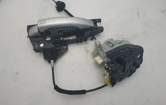 Audi A4 S4 B8 8K Rear door lock 8K0839016C