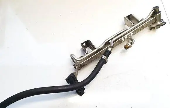 Volkswagen PASSAT B5.5 Fuel main line pipe zsb06b133313m