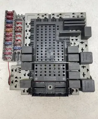 Volvo V70 Fuse module 30679527 03W483 08696098