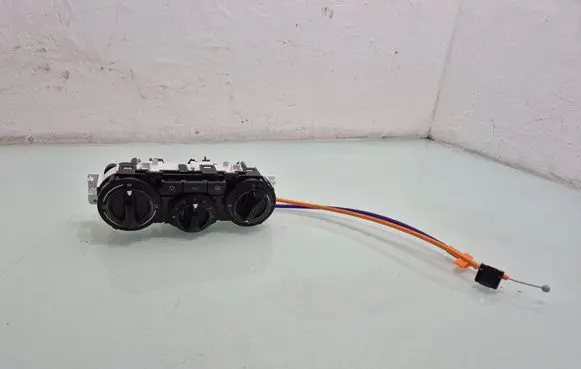 Peugeot 2008 I Climate control unit 96722483ZD