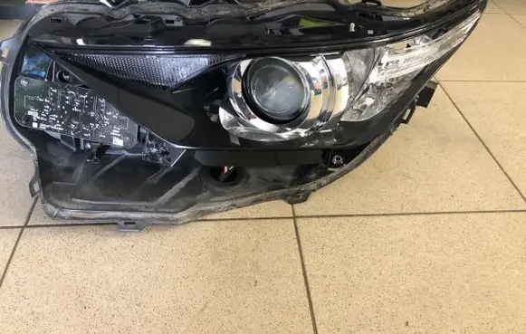 Toyota Auris E180 Headlight/headlamp 8115002K30 90070908