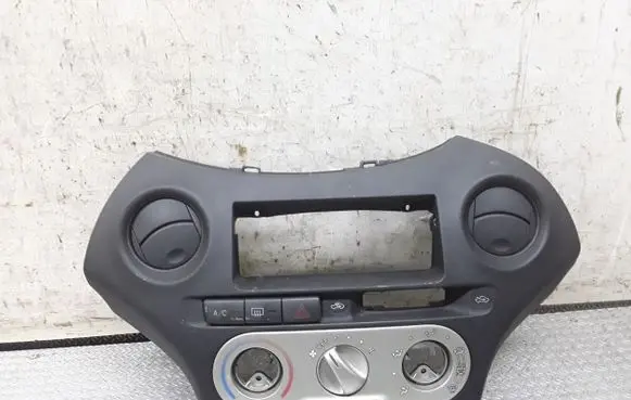 Toyota Yaris Climate control unit 758294D