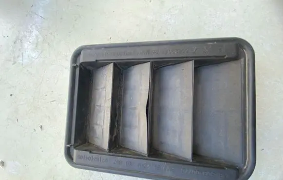 BMW X2 F39 Quarter panel pressure vent 9201647