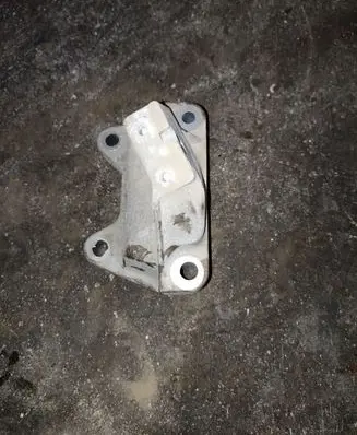 Jeep Grand Cherokee Engine mounting bracket 52124991AC