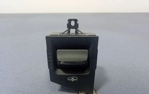 Maserati Levante Suspension ride height/mode switch 670064671