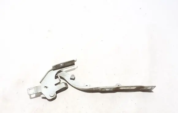 Engine bonnet/hood hinges