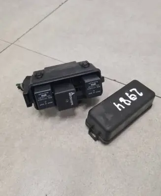Mitsubishi Outlander Relay mounting block 7596NA