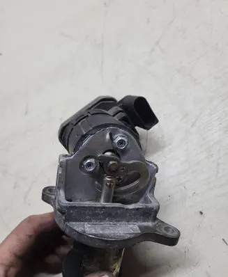 Mercedes-Benz CLS C219 EGR valve 724809470 20T105