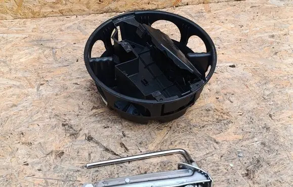 Mercedes-Benz E W212 Tool set A2128980914 A2115830415 A2048980007
