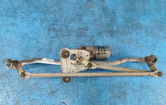 Volvo XC70 Front wiper blade arm 31333456
