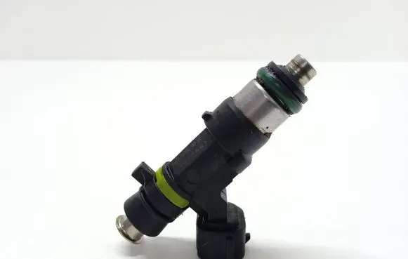 Mitsubishi ASX Fuel injector 1465A331 EAT320