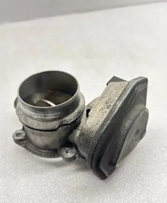 BMW 5 E60 E61 Throttle valve 7804384