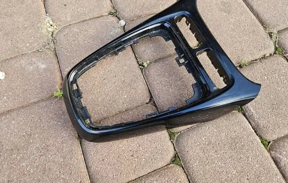 Opel Crossland X Gear shifter surround trim plastic 13463511