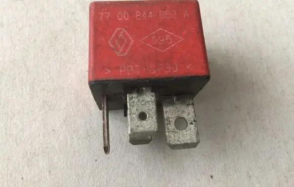 Opel Vivaro Other relay 7700844682A
