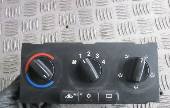 Opel Zafira A Climate control unit 90559839