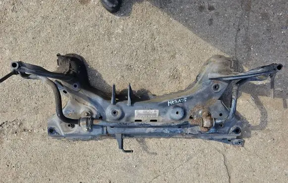 Ford Fiesta Engine mount bracket