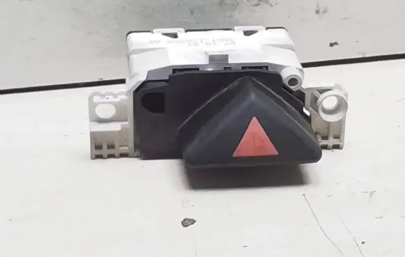 Ford Mondeo Mk III Hazard light switch 2M5T13A350AA