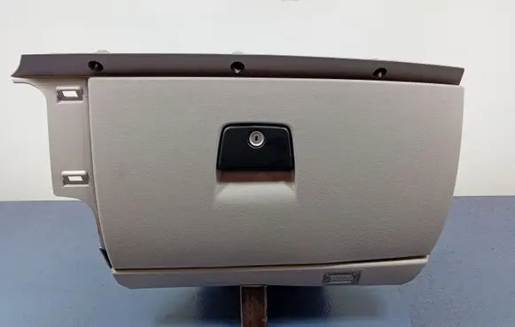 Volvo V50 Glove box 8626141