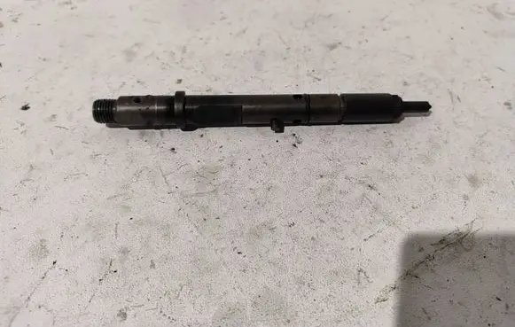 Audi A6 S6 C5 4B Fuel injector 059130201F