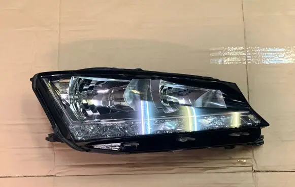 Skoda Fabia Mk3 (NJ) Headlight/headlamp 6V1941016D LE17A6401
