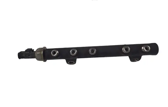 Volvo V40 Fuel main line pipe 9685297580