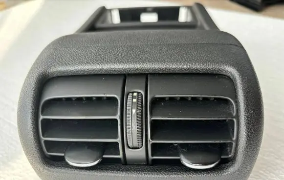 Mercedes-Benz C W203 Center console A2036831508 037614071 2036831508