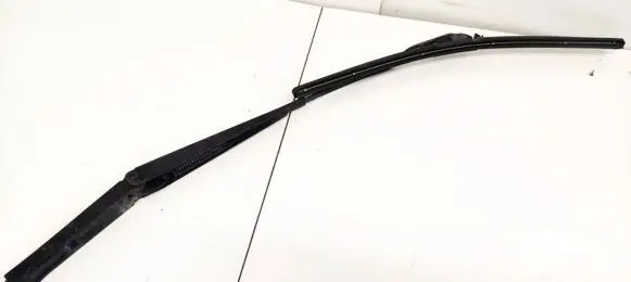 Front wiper blade arm