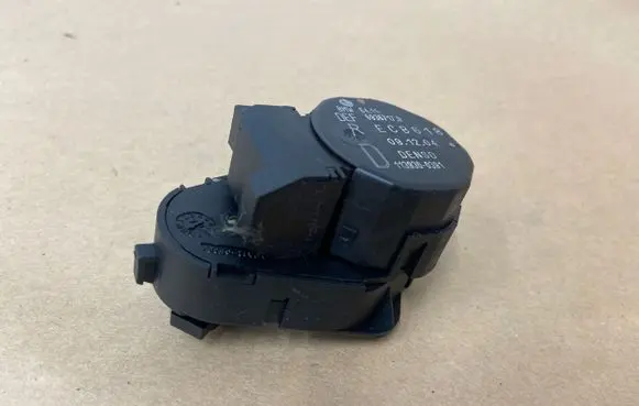 BMW Z4 E85 E86 Air flap motor/actuator 1139300391 69367179 EB618