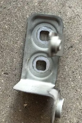 BMW 8 G14 Fender mounting bracket 7475630 15804