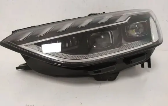 Audi A4 S4 B9 8W Headlight/headlamp 8W0941035J