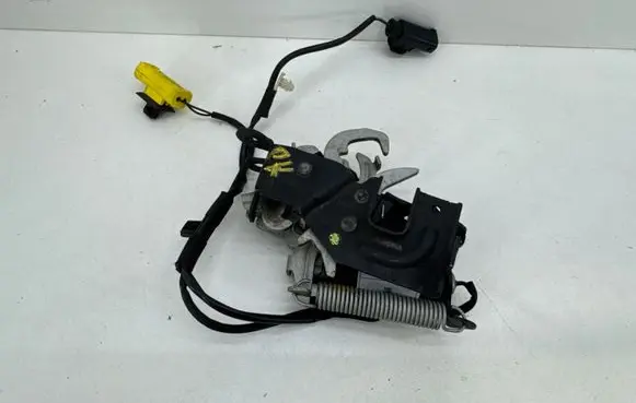 BMW 5 G30 G31 G38 Engine bonnet/hood lock/catch 7347410 8030012