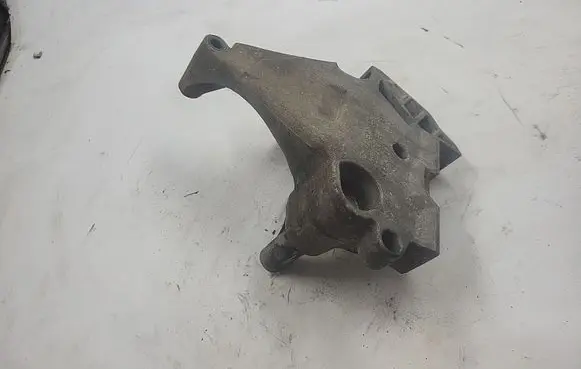 Volkswagen PASSAT B6 Engine mounting bracket 03G199207G 550KTS112