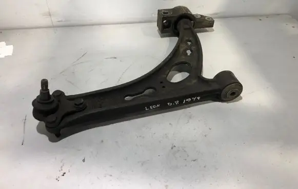 Seat Leon (1P) Front lower control arm/wishbone 1K0407153G