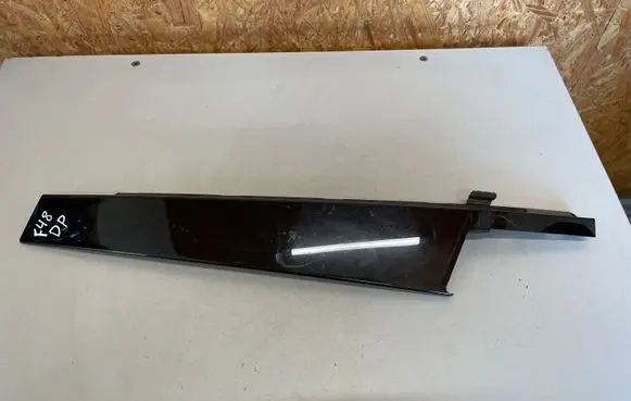 BMW X1 F48 F49 Front door glass trim molding 7349652