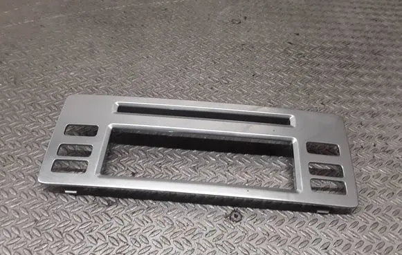Volvo V70 Radio/GPS head unit trim 30643648