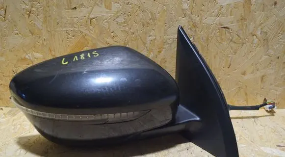Nissan Qashqai Front door electric wing mirror
