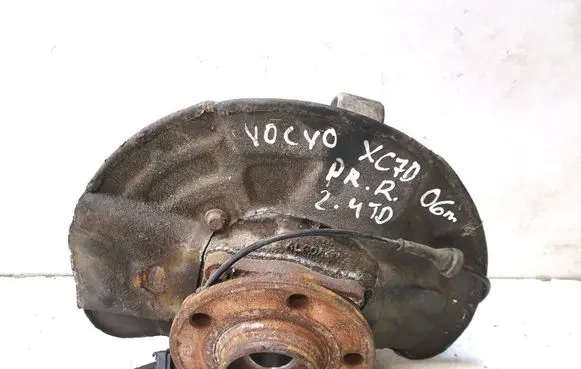 Front wheel hub