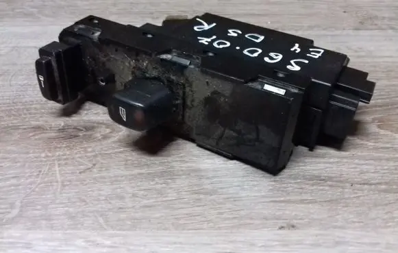 Volvo S60 Electric window control switch 30798805