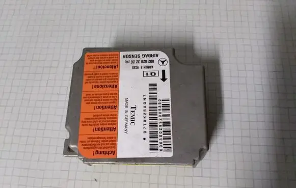 Mercedes-Benz E W210 Airbag control unit/module 0028203226