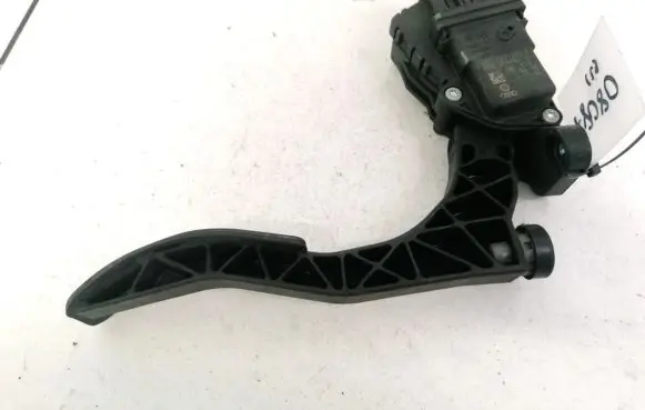 Audi A6 S6 C6 4F Accelerator throttle pedal 4F1723523A 6PV00898404