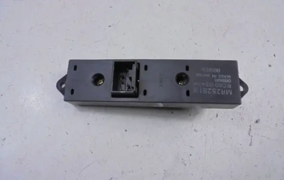 Mitsubishi Galant Electric window control switch MR252818