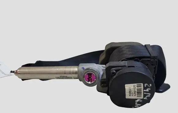Volvo S40 Rear seatbelt 30615643