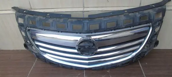 Opel Insignia A Front bumper upper radiator grill 13238420