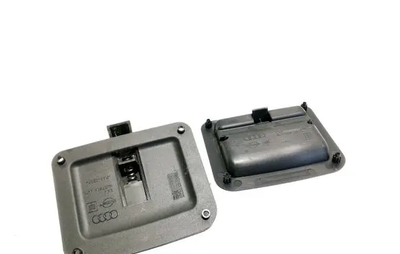 Audi Q7 4L Other trunk/boot trim element 4L0863463