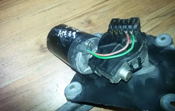 Volvo S40, V40 Wiper motor 0390241114